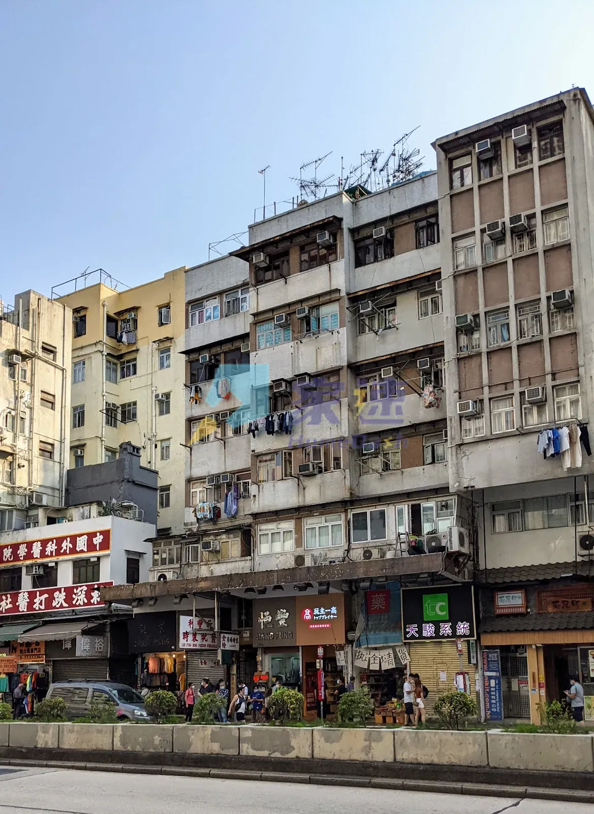 長沙灣道211-215號