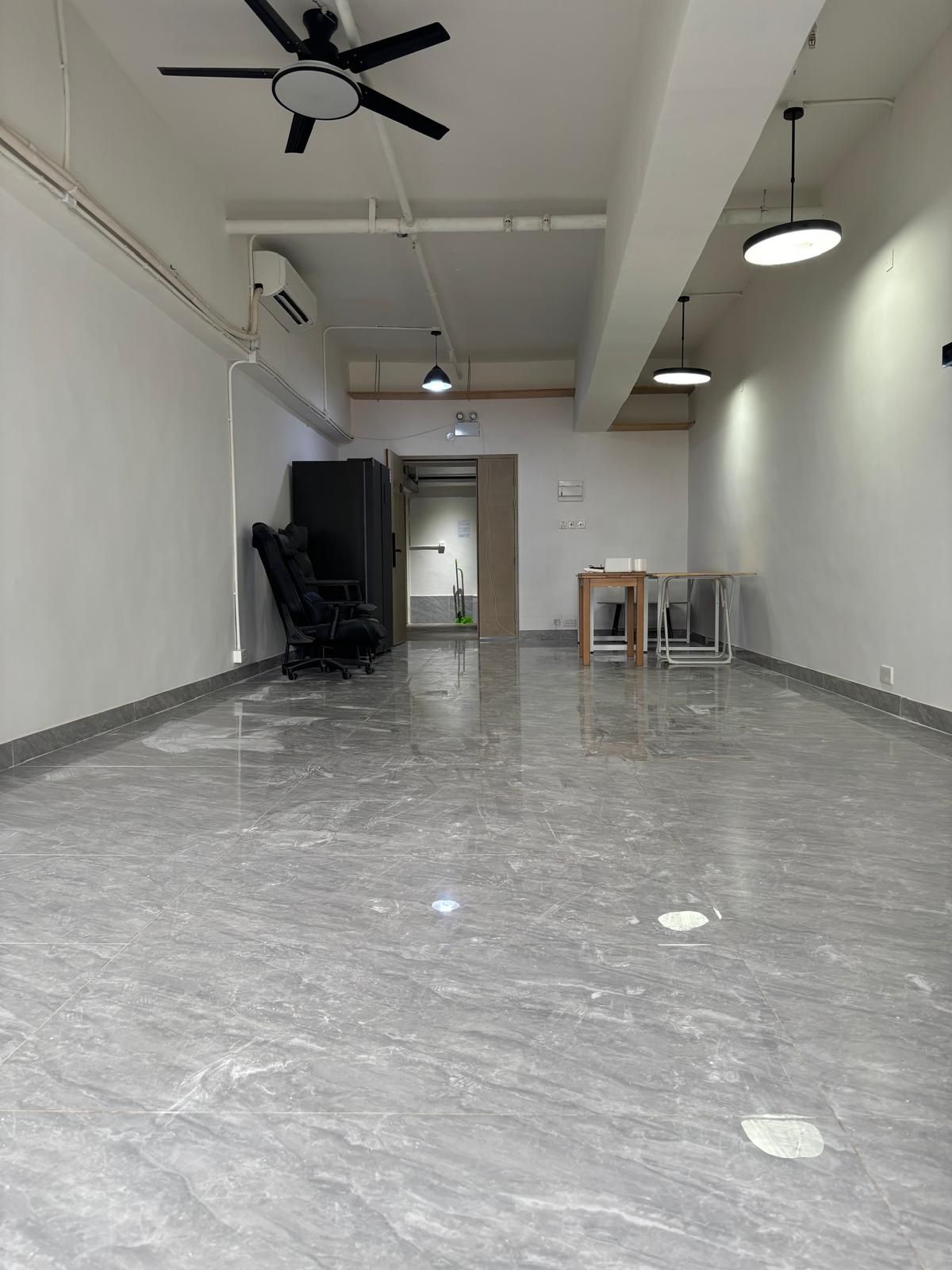 華輝工業大廈 中層相片 1