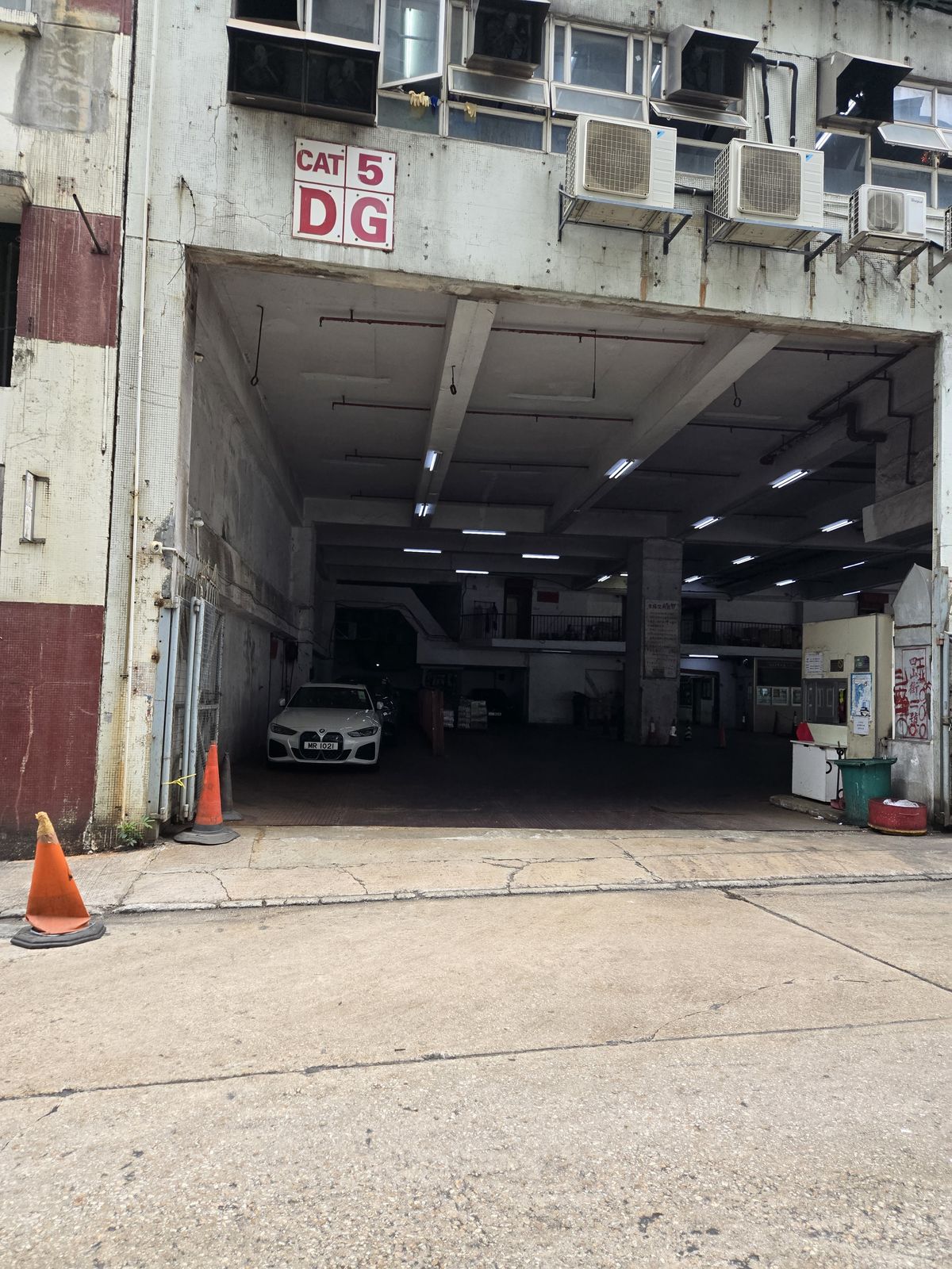 油塘工業大廈 3 座相片 1