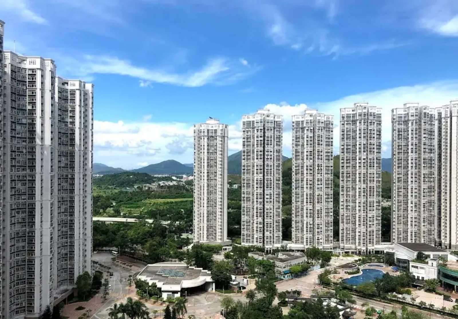 嘉湖山莊住宅樓群與屋苑公共空間