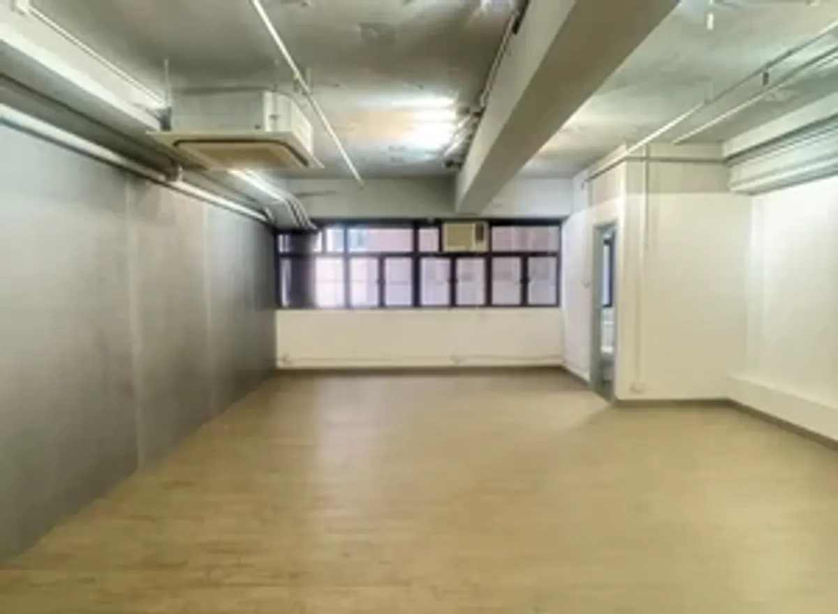 香港工業中心C座 中層單位相片