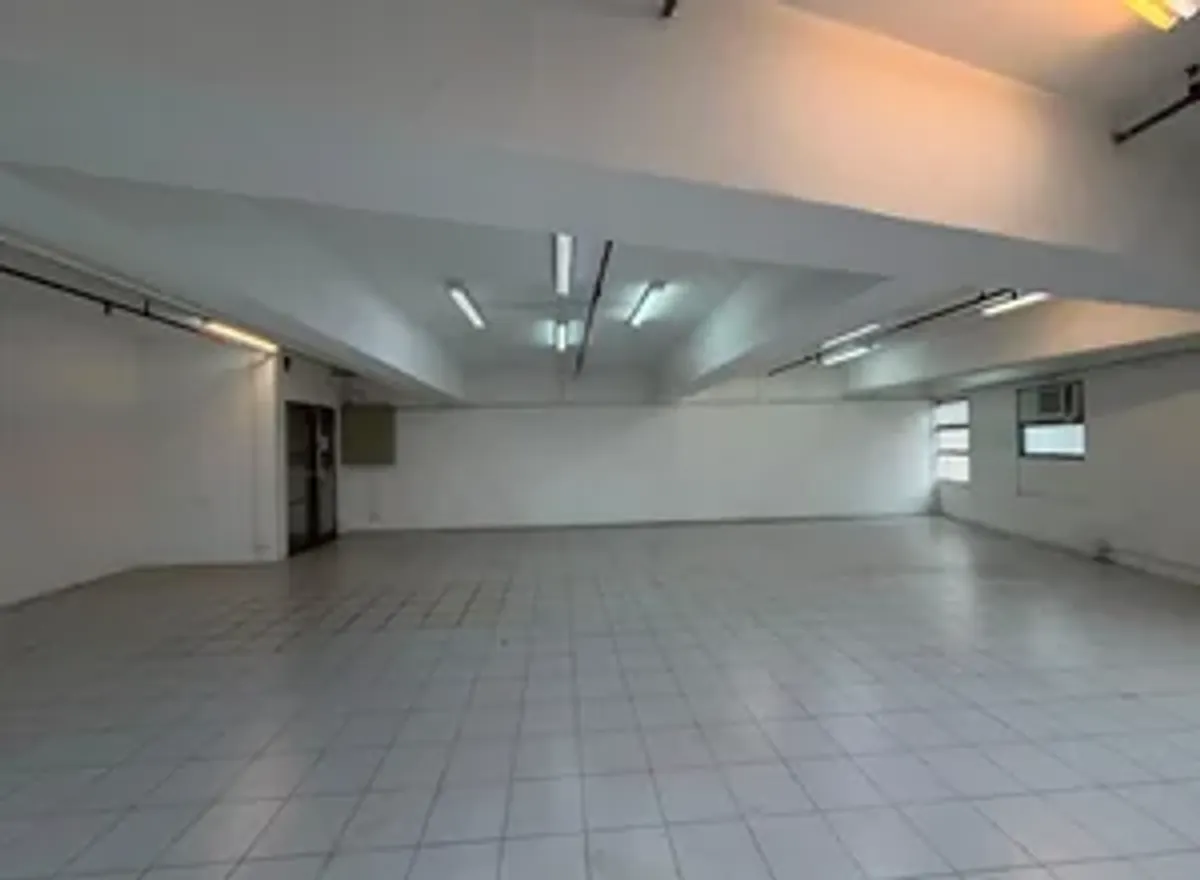 油塘工業大廈 3 座 中層單位相片